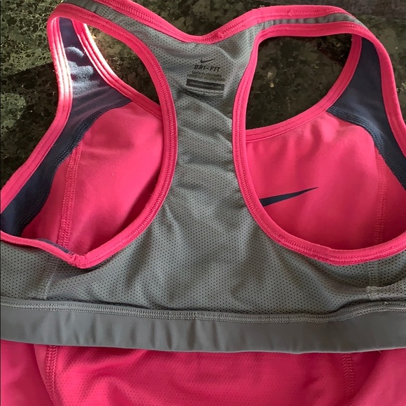 Nike running top - Picture 6 of 7